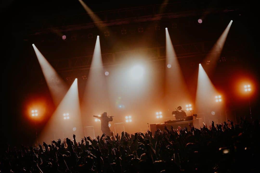 のインスタグラム：「.  2023.10.25  TWO MAN TOUR「生業」2023 at. Zepp Osaka Bayside  Guest: Dragon Ash  photo by @hiroyabrian」