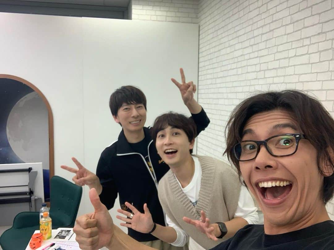 佐藤拓也のインスタグラム：「これでいいのかしら。 #SBSpr #羽多野渉 #中島ヨシキ #佐藤拓也 #自撮りをアップするとフォロワーが増えると聞いて」