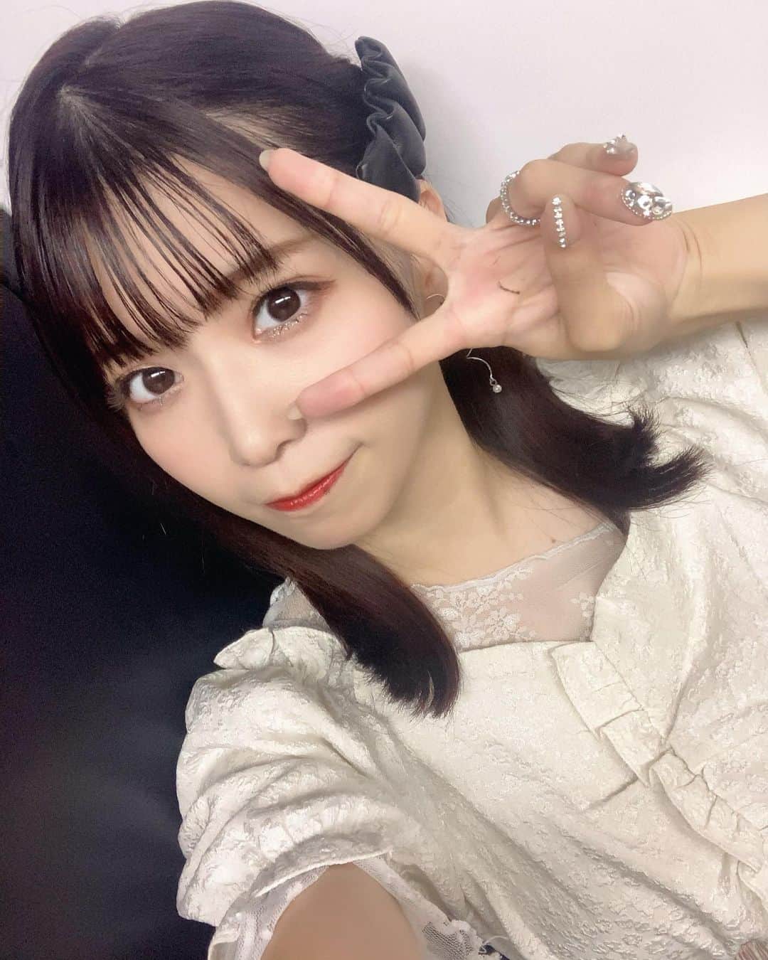 亜咲花のインスタグラム：「そろそろ秋服にシフトチェンジせねば🍁」