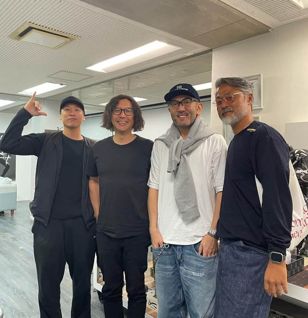 denham_japanさんのインスタグラム写真 - (denham_japanInstagram)「びっくり& surprise & Überraschung & sorpresa.  @kentauraki @kastle_jp @akiraexploring @taneichiakira @denhamjapan @denham.china @denham @denhamthejeanmaker #180cm以上#ダブルアキラ#アルペンスキー#ケスレ #ケスレスキー」10月25日 23時29分 - denham_japan_by_aki_negishi