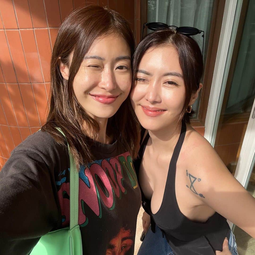 イプシー・キーラティのインスタグラム：「This episode really changed my life :)) 🤍🫶🏽✨ เป็นอีพีที่ได้ลองทำทุกอย่างที่ต่างออกไป . ออกจาก comfort zone. ทำสิ่งใหม่. ทำสิ่งที่เคยเกลียด. กลายเป็นว่า มันเป็นวันที่เรามีความสุขมากๆๆๆๆเลย :) อยากให้ทุกคน ได้สัมผัสความรู้สึกนี้.. ใครยังไม่ได้ดู ตามไปดูอีพีนี้ได้ใน #ยิปย่อย นะ 💚🫶🏽 หวังว่าทุกคนจะเจอทางใหม่ๆ พลังใจ และ ความสุขในอีกแบบคับ ✌🏽^__^」