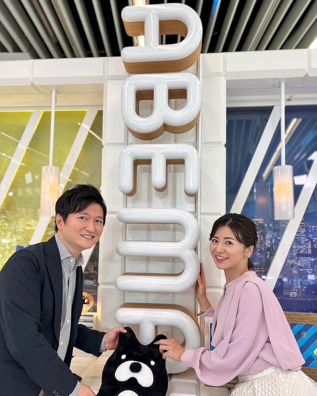 吉村優のインスタグラム：「* 先週木曜日のAbemaは辻キャスター 今日は楪キャスターです☆ 今週も宜しくお願いします🙌 * #abema #abematv #アナウンサー」