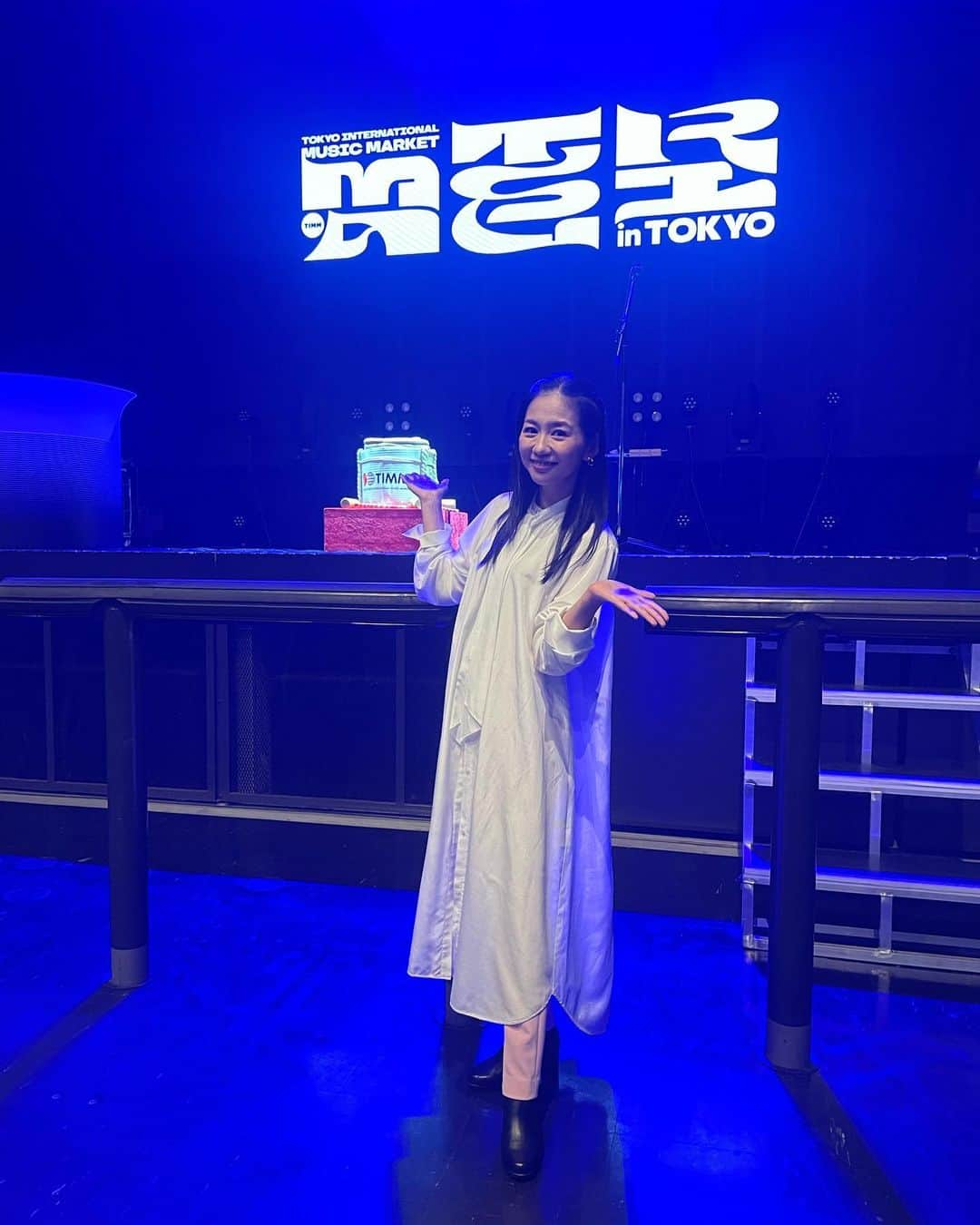 関根麻里さんのインスタグラム写真 - (関根麻里Instagram)「Kagami Biraki @ 20th TIMM (Tokyo International Music Market) SHOWCASE LIVE 「MATSURI~in TOKYO」!  "Se~no! (On three!)” by @djchigusa 😆 🎥 by @ken_ayugai   @jmce_music  @zepp_shinjuku_tokyo   #せーの #よいしょー！ #鏡開き！  #東京国際ミュージックマーケット」10月26日 9時06分 - marisekine