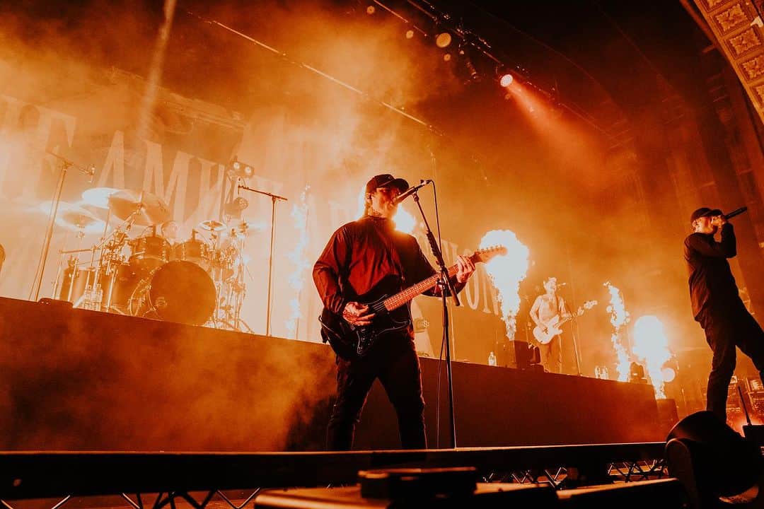 The Amity Afflictionさんのインスタグラム写真 - (The Amity AfflictionInstagram)「Melbourne night 1! It’s good to be back 🖤🖤 Round 2 tonight  📸 @tomise」10月26日 9時14分 - theamityaffliction
