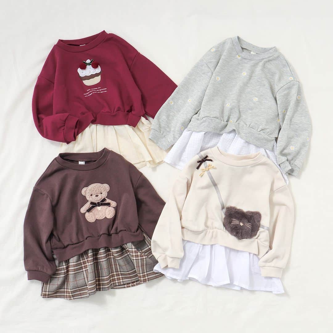 アプレレクールオフィシャルさんのインスタグラム写真 - (アプレレクールオフィシャルInstagram)「＼【期間限定】新作トップスが20％OFF♪／  10/26(木)～10/31(火)の6日間限定で アプレレクール期間限定SALEを開催！ なんと！店内の新作トップスが20%OFFに！！  肌寒くなってきたこれからの季節に大活躍の 長袖Ｔシャツ・トレーナーを 期間限定プライスでGETしてください♪  ≪おすすめアイテム≫  🏷RAINBOWロゴトレーナー （V411043）（80-140cm） 20%OFF → 1,496円(税込)  🏷4柄モチーフドッキングトレーナー （V411023）（80-140cm） 20%OFF → 2,552円(税込)  🏷切替スターパッチトレーナー （V411053）（80-130cm） 20%OFF →　2,024円(税込)  🏷無地・総柄ゆったりトレーナー （V511033）（80-140cm） 20%OFF →　1,320円(税込)  他にもお得な対象アイテムがたくさんございます♪ 各アイテムは、なくなり次第終了となりますので、お早めに！ ぜひお近くの店舗にてご覧ください♪  【注意事項】 ※一部対象外がございます。 ※店舗により、開始日や在庫状況が異なる場合がございます。詳しくはお近くの店舗へお問合せください。 ※オンラインストアでは、販売価格が異なる場合がございます。 詳細は、各オンラインストアのサイトをご覧ください。  #アプレレクール #apreslescours #アプレキッズ #こどもふく #子ども服 #オシャレキッズ  #子供服 #キッズ服 #ママリ #たまひよ #キッズフォト  #娘コーデ  #女の子コーデ  #男の子コーデ #sale　#autumnsale」10月26日 10時00分 - apres__official
