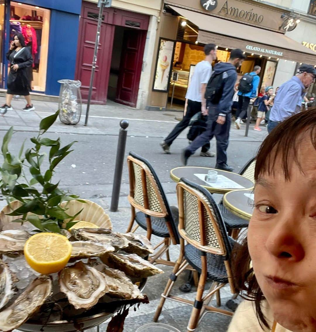 桃井かおりさんのインスタグラム写真 - (桃井かおりInstagram)「さて？ワラシは何処にいるんでしょうか？Paris‼️です❗️コロナ禍で4年ぶり？サンジェルマンぶらついてます、なにも変わってない、、LAに住み着く前はここがいちばんの街だったんだ~~」10月26日 10時02分 - kaori_momoi