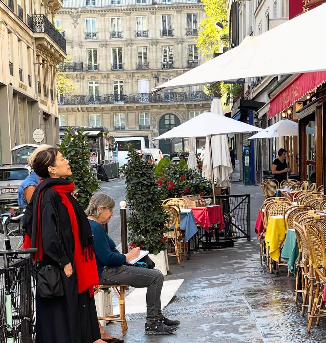 桃井かおりさんのインスタグラム写真 - (桃井かおりInstagram)「さて？ワラシは何処にいるんでしょうか？Paris‼️です❗️コロナ禍で4年ぶり？サンジェルマンぶらついてます、なにも変わってない、、LAに住み着く前はここがいちばんの街だったんだ~~」10月26日 10時02分 - kaori_momoi