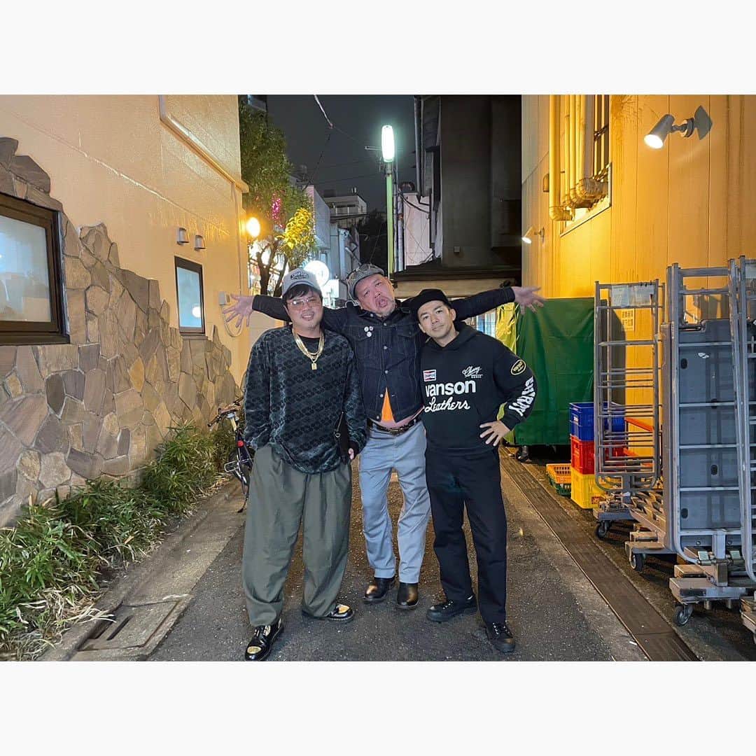 佐田正樹のインスタグラム：「おかえり綾部。  くっきー師匠と3人でビーバップやら単車やら夜中まで語りつくした夜‼︎  いつかアメリカ行くけん、そん時は一緒にバイクで走ろう‼︎  また👋」