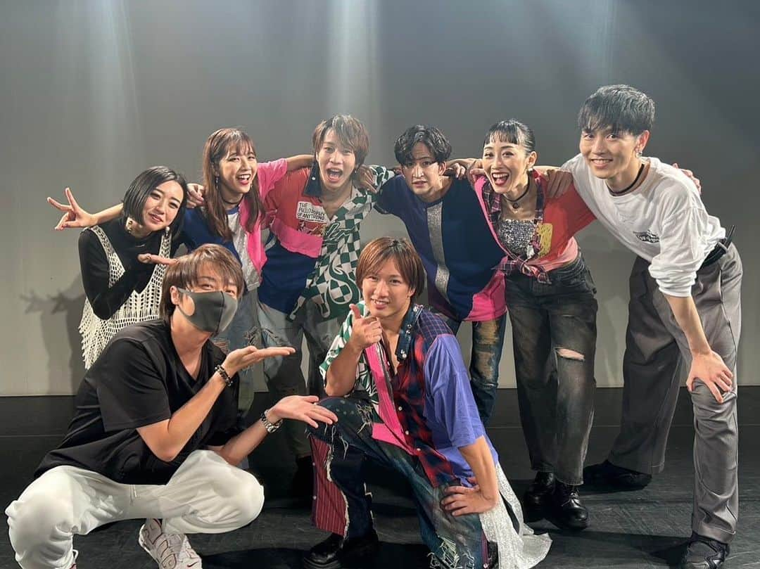 江田剛さんのインスタグラム写真 - (江田剛Instagram)「🎂Tsuyoshi Eda Birthday Live🎂 終了致しました！🎉  今年も本当に沢山の皆様にお祝い して頂けて最高な誕生日でした😚💜  会場に、いつも応援してくれてるみんなが居て 沢山おめでとう㊗️もらって 自分ばっかりじゃなくて みんなにもしっかり楽しんでもらえるよう 準備したLIVE🎙️  2時間超えのみんなで作ったLIVEは 最高の誕生日プレゼント🎁  本当にありがとう😆✨  他にも 秀くん（徳山秀典さん） 美穂さん（鈴木美穂さん） をはじめ今まで共演した仲間も沢山お祝いに、 かけつけてくれたり 一緒に Youtubeをやってる MissionSのメンバー（あすか、たるたん、佑太くん） 来てくれてお祝い&Youtube撮影したりと 盛りだくさんな1日でした😆👍✨  アンコールでえだんさー6人と踊った Beginningはなかなかのレアもの😊👍✨  本当どこを切り取っても最高な1日でした💜 お祝いしてくれてありがとうございました😆✨✨  Ps  来年もまたお祝いしてね🥂😙💜笑  ありがとうございました😊！！  来られなかった皆様に 幸せのお裾分け😙✨」10月26日 2時06分 - eda.tsuyoshi