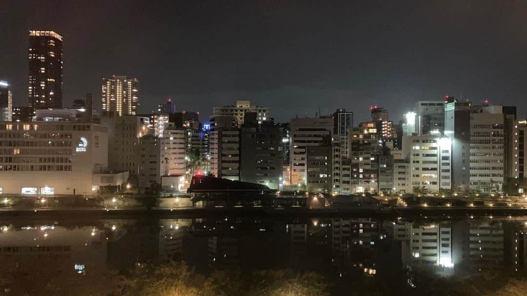 makiのインスタグラム：「わたしの大阪旅　記録  #ホテルノウム #大阪天満 #部屋からの景色  きれいでした ありがとうございます」