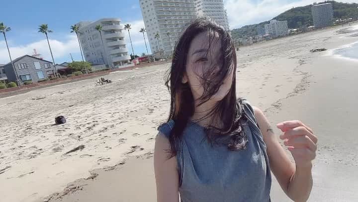 浅川悠のインスタグラム：「Chilling out.」