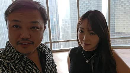与沢翼のインスタグラム：「今日は妻とデート❤️焼酎のボトル、干してきた。」