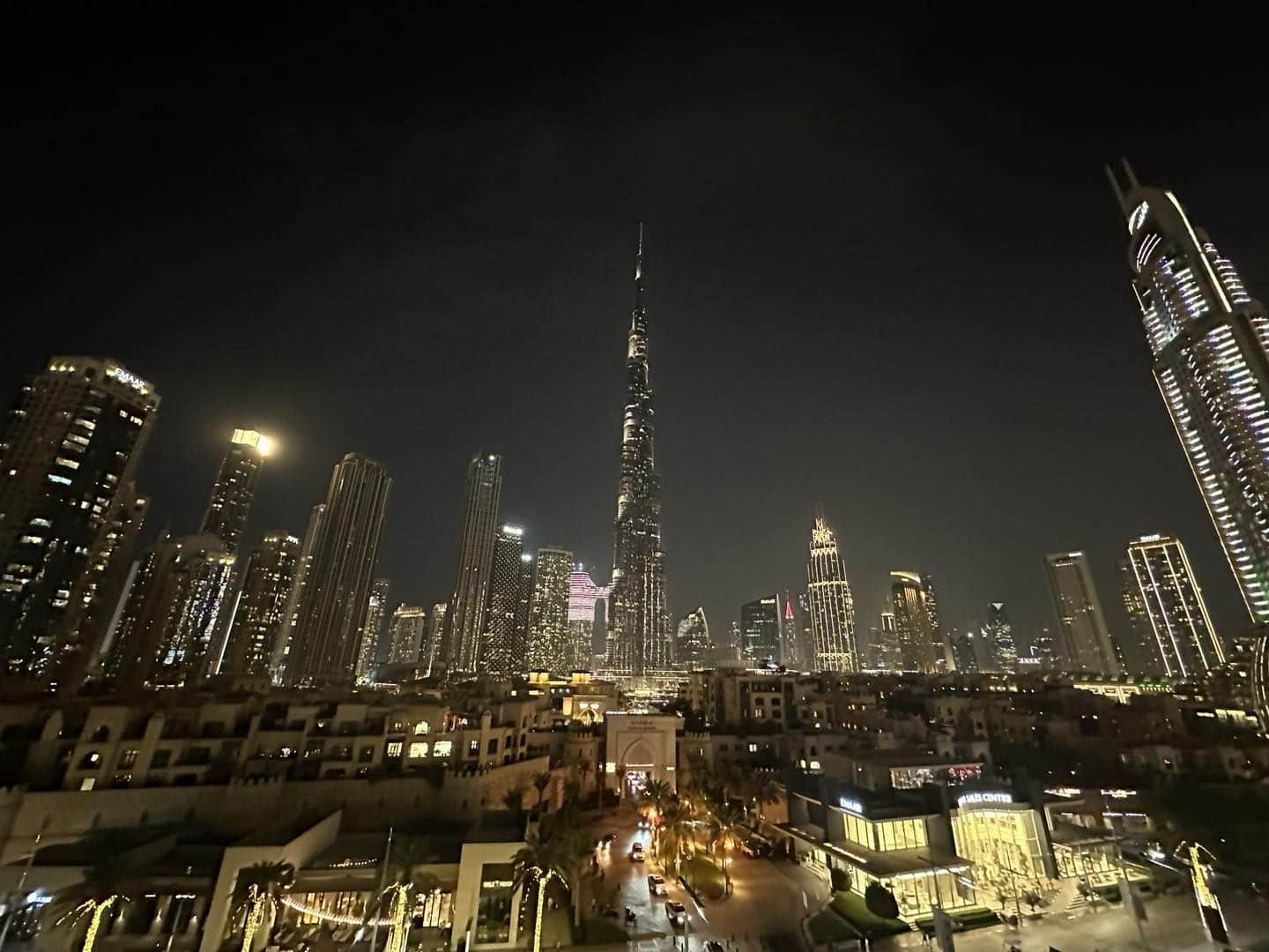 デイヴィッド・ギャレットのインスタグラム：「Room with a view 🔥  #davidgarrett #dubai #dubaiopera #roomwithaview」