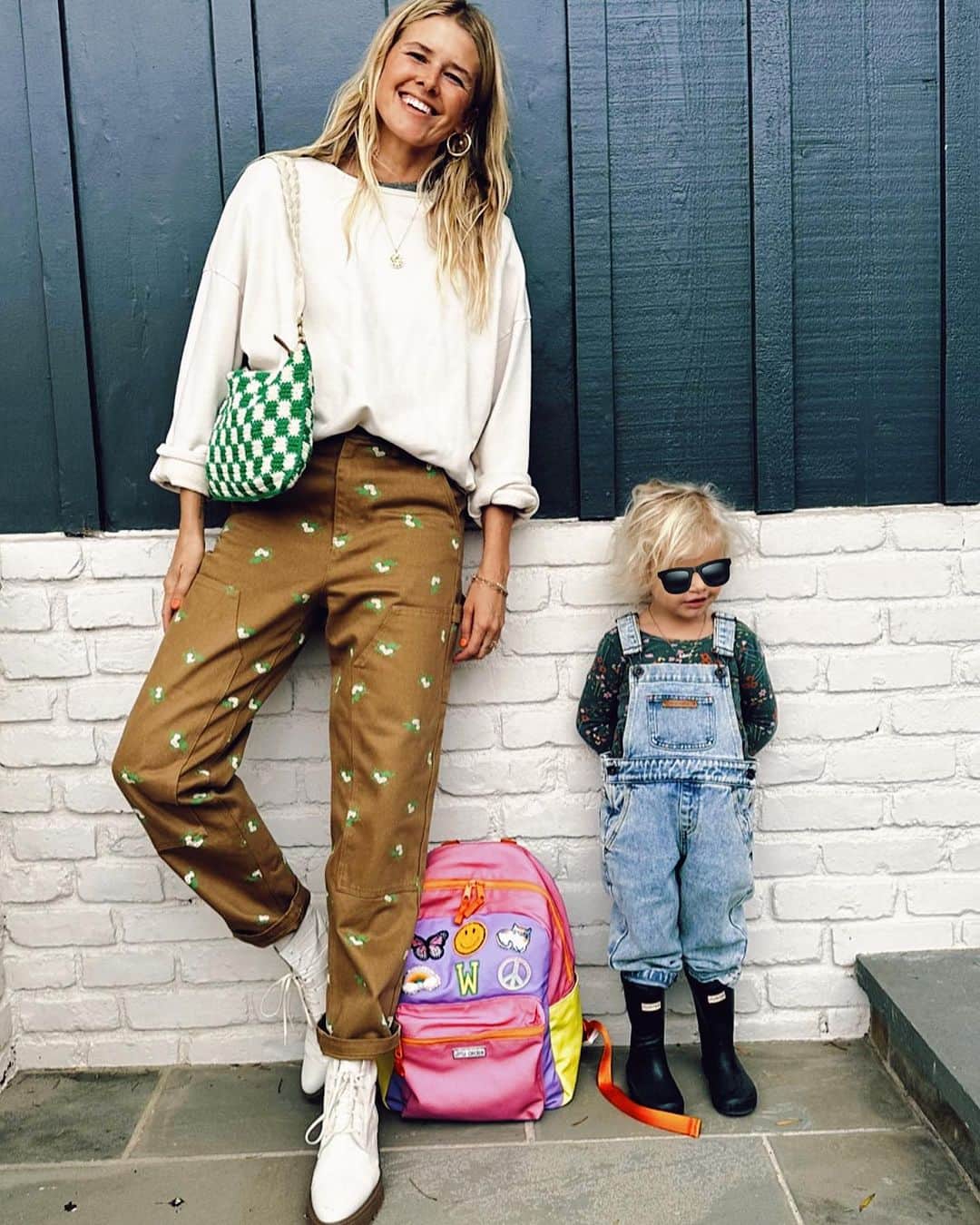 のインスタグラム：「Congratulations @clarevivier on your CLARE V. X MONOPRIX COLLAB!! (And just in time for the holidays !!)  They have partnered with iconic French retailer @Monoprix on a collection of women's clothing & accessories, homewear, and, yes, children's! Clare V. is first U.S. designer collaboration and this marks the first time Monoprix will be sold in the U.S.  The full collection will be on the website (minus the ceramics) and the following four Clare V. retail locations:  West Hollywood, LA 619 North Croft Avenue 323.592.3115  Hayes Valley, SF 344 Linden Street 415.834.5187  Nolita, NYC 240 Elizabeth Street 646.484.5757  Paris 97 rue de Turenne 75003 09 81 97 70 10」