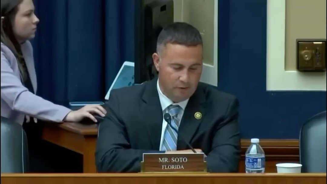 クラーク・グレッグのインスタグラム：「I’ve been asked to share the q&a portion of the congressional hearing last week in support of the crucial Data Privacy Act which will provide necessary AI and privacy safeguards for performers and non-performers alike. Please email your rep. This can pass. #NoFakes @sagaftra @wgawest」