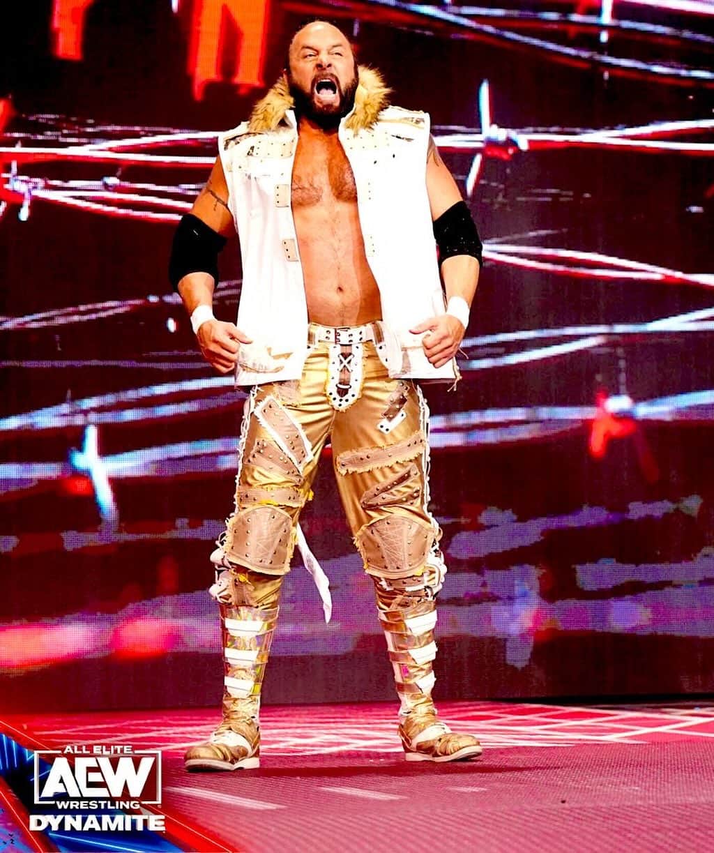 ランス・アーチャーのインスタグラム：「LETS GO!!! Don’t be afraid @aew @tonyrkhan (or maybe you SHOULD BE!)   #aew #aewdynamite #murderhawkmonster #lancearcher」
