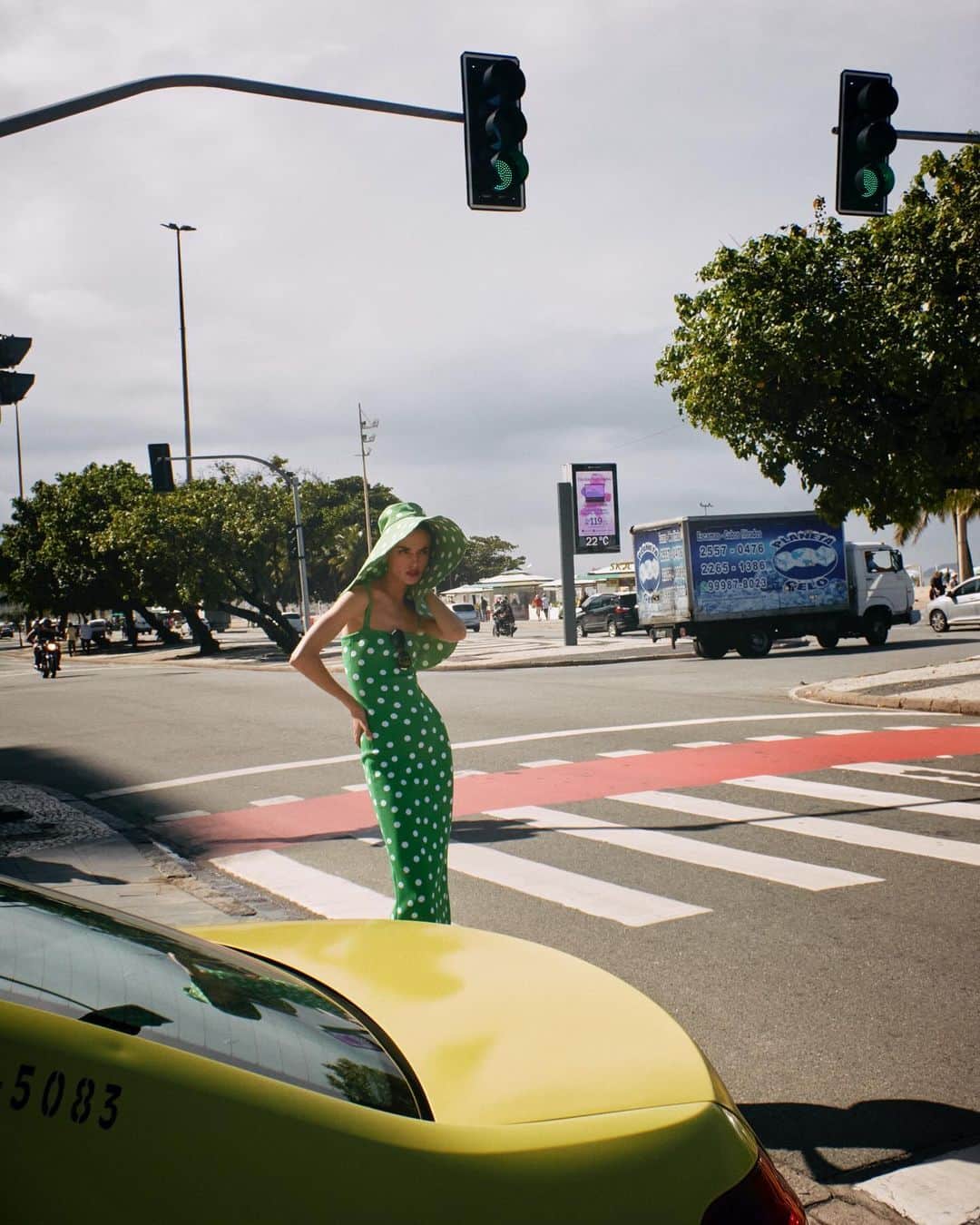 ブランカ・パディラのインスタグラム：「It’s Rio b*tch 🇧🇷」