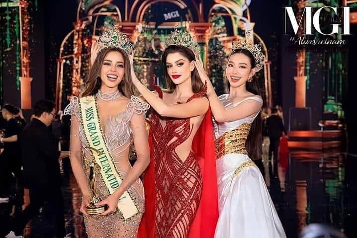 ミス・グランド・ジャパンさんのインスタグラム写真 - (ミス・グランド・ジャパンInstagram)「Congratulations @lucianafusterg 👑🇵🇪✨  #MGI2023 #AliveVietnam  #SenVangEntertainment #Staynex  #CollagenElasten #Aratawellness .  #MGI #GrandExperiences #MissGrandInternational #MissGrandInternational2023  #WeAreGRANDthe1andOnly #missgrandjapan  #grandvoiceaward  #ミスグランドジャパン  #ミスグランドインターナショナル」10月26日 3時28分 - missgrandjapan