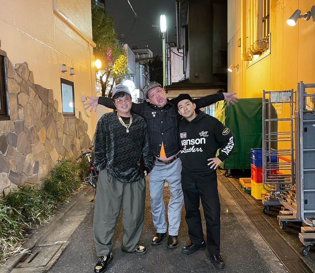 綾部祐二のインスタグラム：「師匠(くっきー!さん), 佐田さん🫡 単車とビーバップハイスクールの話ばかりの最高の夜😆ビーバップ最高😎✌️」