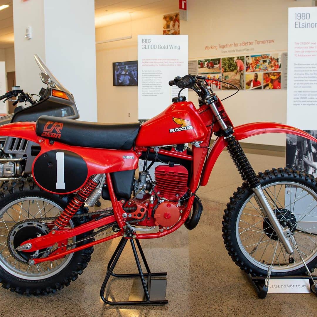 のインスタグラム：「Looking at the life and very short times of the 1980 Honda CR250R, the one and only motocross bike that was built in America by the Honda Motor Company 🇺🇸 Read more of the ‘Made in Ohio?’ Feature in this months issue ➡️ LINK IN STORY #Magazine」