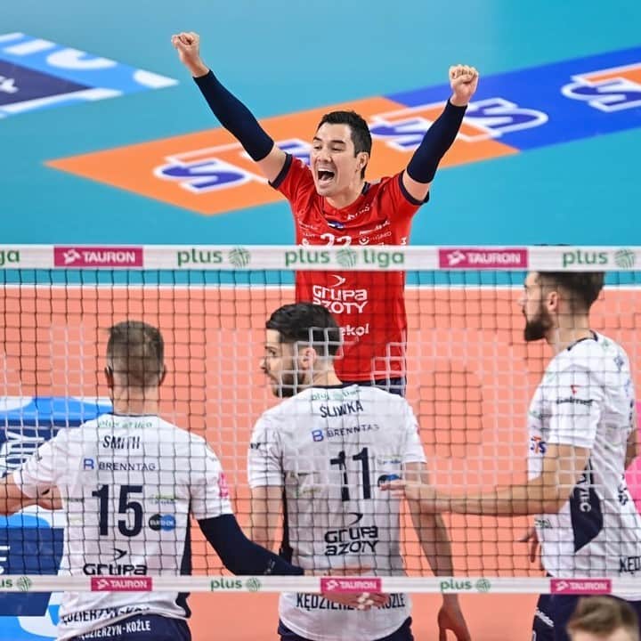 USA Volleyballさんのインスタグラム写真 - (USA VolleyballInstagram)「Familiar faces, in new places!  Many of the U.S. Men's National Team athletes started their professional club seasons last week. Check the update for results, 🔗 in bio.  #MensVolleyball #Volleyball」10月26日 4時22分 - usavolleyball