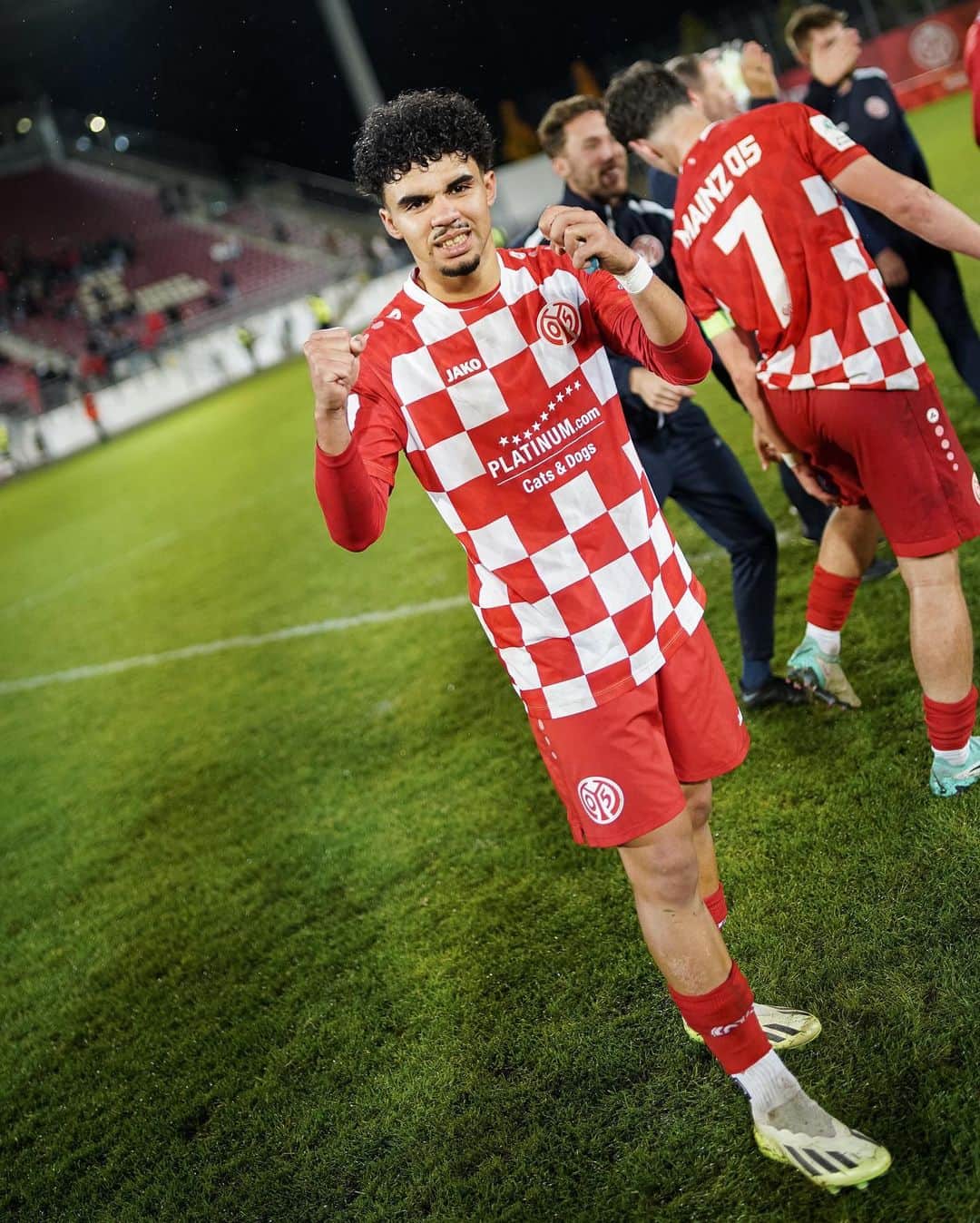 1.FSVマインツ05のインスタグラム：「1. ROUND ✅  #mainz05 #mainz05nachwuchs #uefayouthleague」