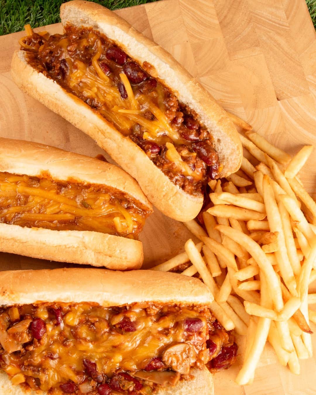 Zippy's Restaurantsのインスタグラム：「On special all month long, our Chili Dog combo--a hearty hot dog smothered in Zippy's chili, topped with savory cheddar cheese, and served with french fries. #NextStopZippys」