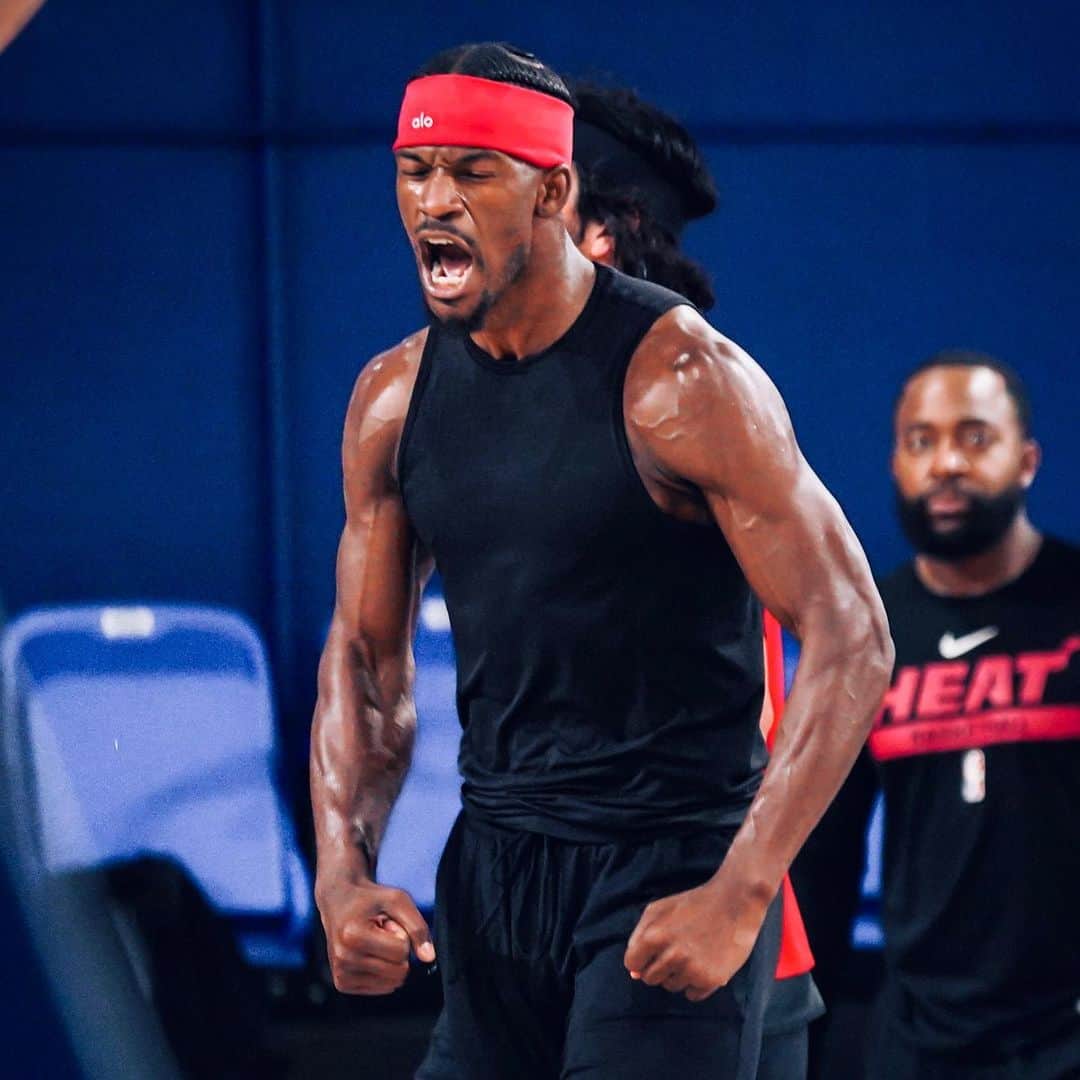 ジミー・バトラーさんのインスタグラム写真 - (ジミー・バトラーInstagram)「it gets harder to quiet the noise, when we the ones making it. see y’all at the finish line 🏁」10月26日 5時02分 - jimmybutler