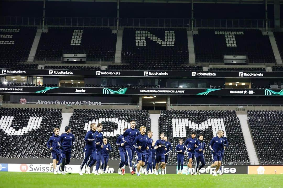 田中亜土夢のインスタグラム：「MD-1 #uefaconferenceleague#hjkhelsinki#onvainyksiklubi  @hjkhelsinki 🔵⚪️ Photo: @lonnqvistmira」