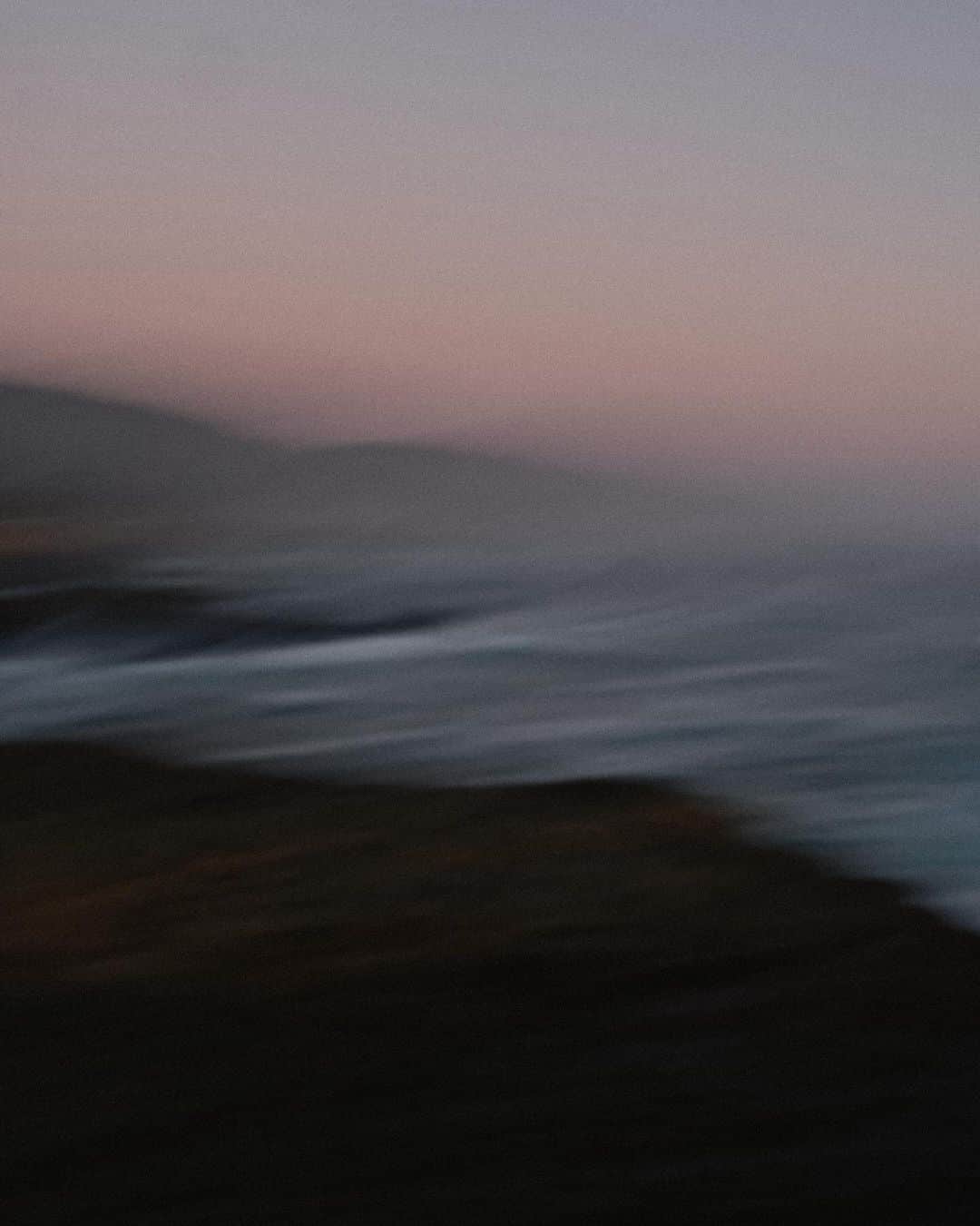 アリス・ガオのインスタグラム：「sea ranch paintings i, ii, iii, iv」