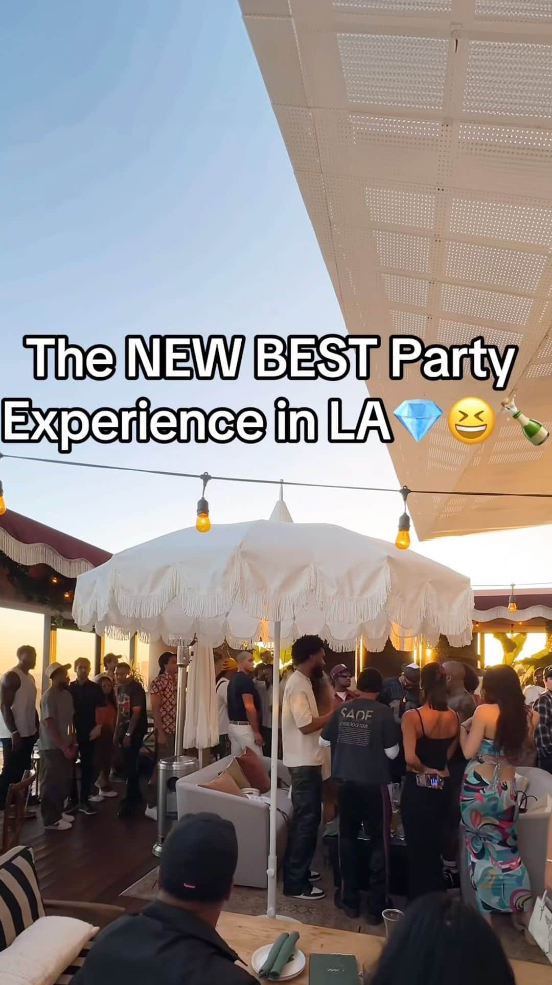 テイラー・ジェームスのインスタグラム：「Day Hang🍾💥 The New Best party experience in LA!💎🔥 hosted by @donjuliotequila @djtayjames」