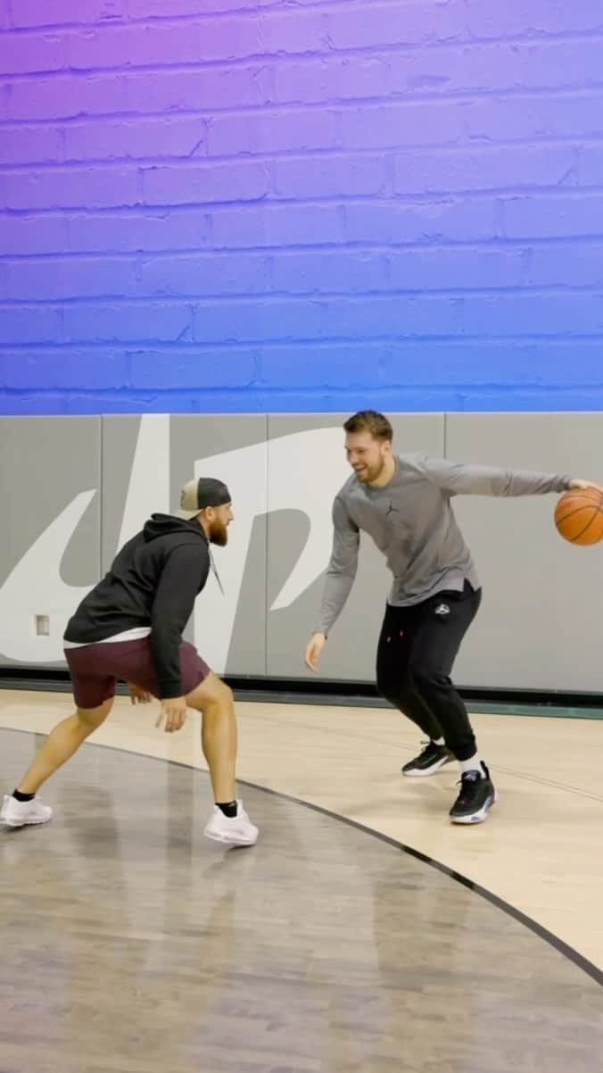 Dude Perfectのインスタグラム：「Pro >>> Joe 😂 Good luck to @lukadoncic & the @dallasmavs this season! 🏆」