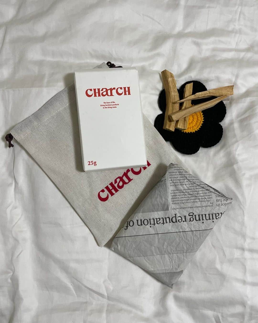 安部乙のインスタグラム：「@officialcharch  最近お気に入りのパロサント🔥🕯️」