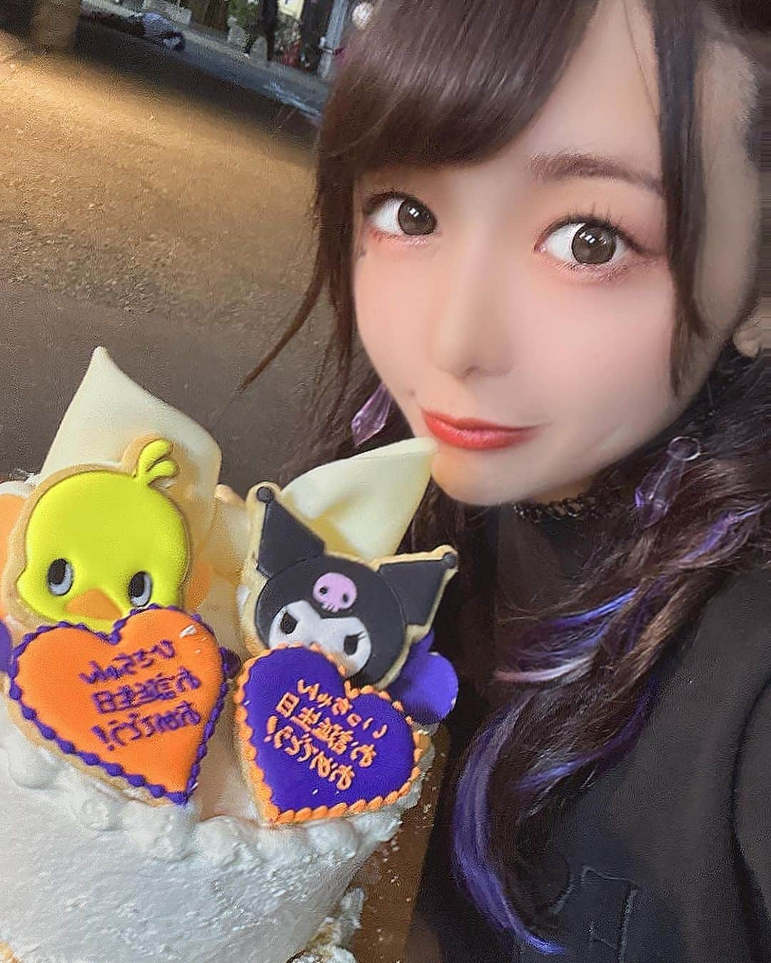 織田唯愛さんのインスタグラム写真 - (織田唯愛Instagram)「楽しかった合同生誕祭その２٩( ´ω` )و  いち族Tシャツも好評発売中です🙆‍♀️💜  数量限定で、売り切れのサイズ出てます🙆‍♀️  残りわずかなので、いちかのファンさん… 通称、いち族さんは、 ぜひこの機会にゲットしてくださいദ്ദി ˃ ᵕ ˂ )  アイアイタイガー オフィシャルサイトの グッズのところから買えますよん✌🏻✨  #織田いちか #アイアイタイガー #アイドル」10月26日 6時46分 - odaichika