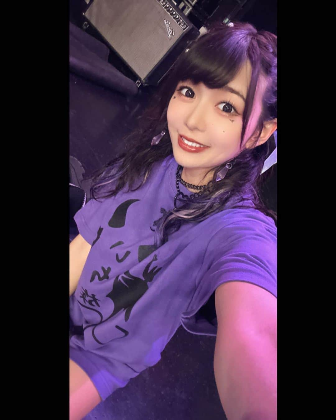 織田唯愛のインスタグラム：「楽しかった合同生誕祭その２٩( ´ω` )و  いち族Tシャツも好評発売中です🙆‍♀️💜  数量限定で、売り切れのサイズ出てます🙆‍♀️  残りわずかなので、いちかのファンさん… 通称、いち族さんは、 ぜひこの機会にゲットしてくださいദ്ദി ˃ ᵕ ˂ )  アイアイタイガー オフィシャルサイトの グッズのところから買えますよん✌🏻✨  #織田いちか #アイアイタイガー #アイドル」