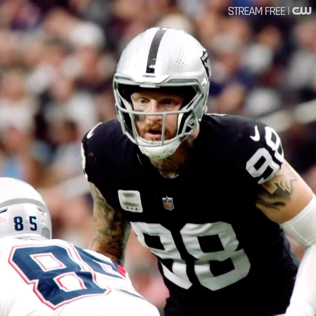 The CWのインスタグラム：「Don’t miss the action! New episodes of #InsideTheNFL Tuesdays at 8/7c on The CW. Stream free next day!」