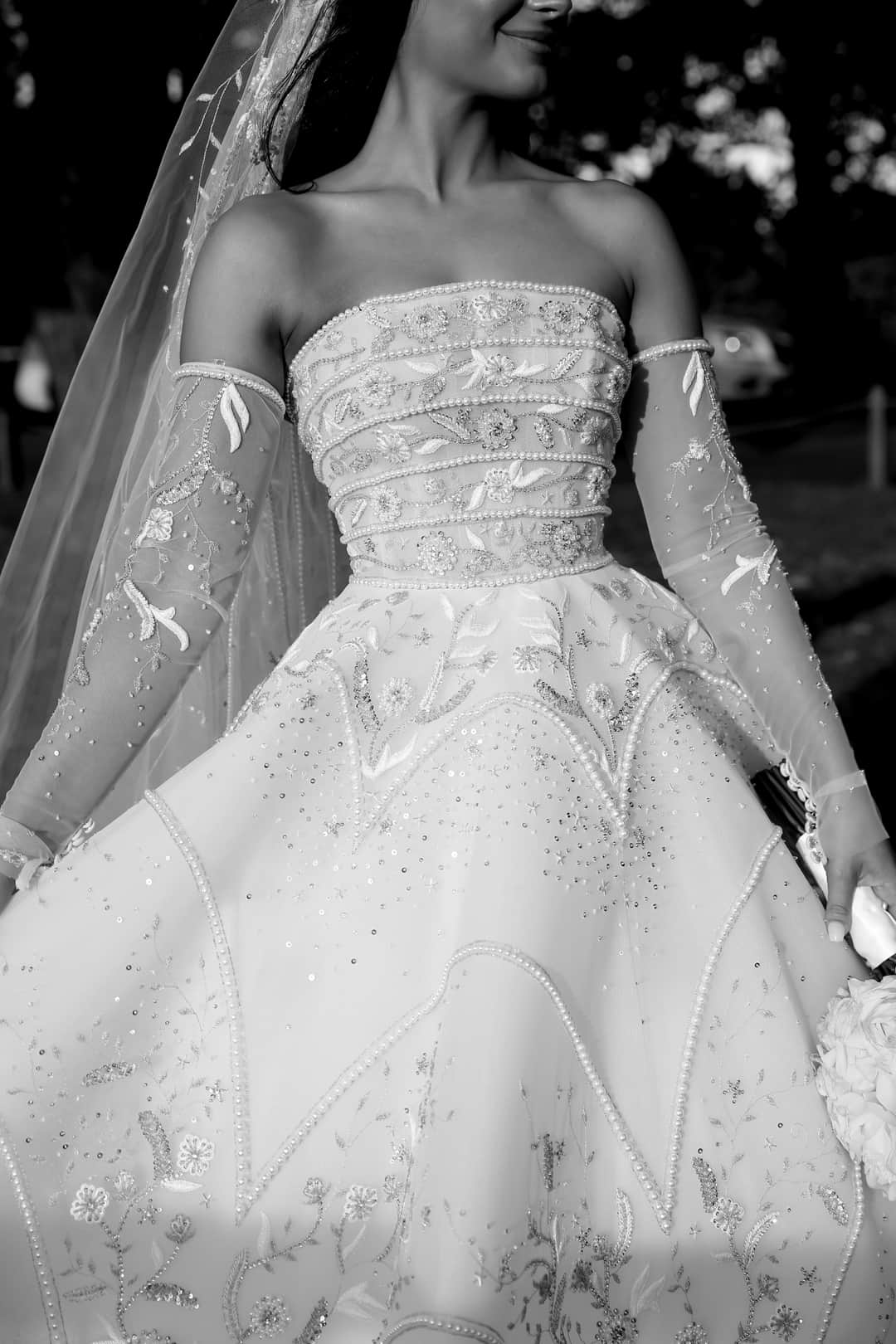 Steven Khalilのインスタグラム：「A mesmerising fusion of elaborate geometric beadwork and a graceful silhouette. Our bride Rachelle wears custom couture STEVEN KHALIL. Captured by @georgejohnphotography​​​​​​​​ ​​​​​​​​ #stevenkhalil #stevenkhalilbride #weddinggown #bridal」