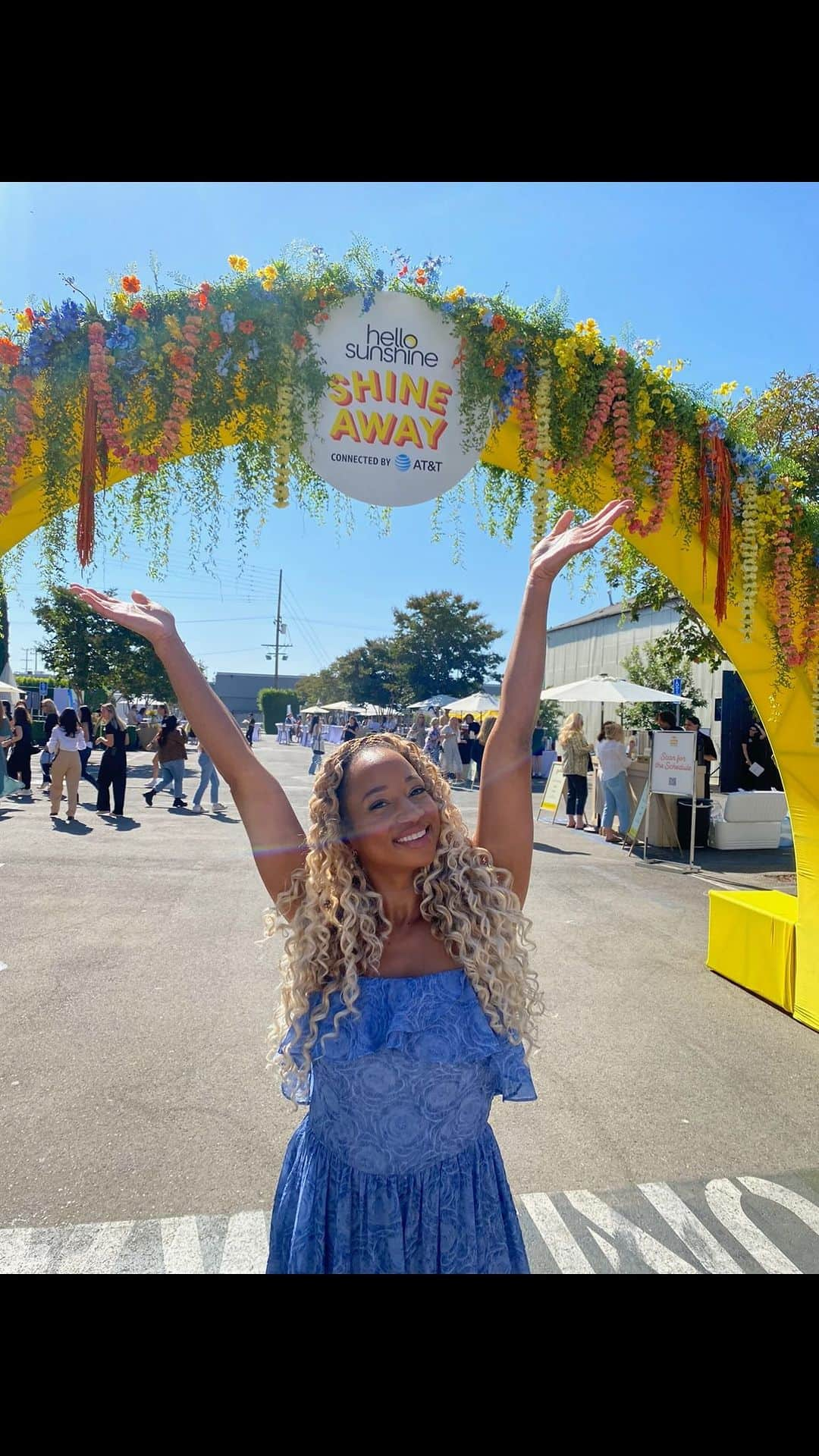 モニーク・コールマンのインスタグラム：「I had so much fun partnering with @att and getting to connect with amazing women at the first ever #ShineAway event. From the incredibly thoughtful panels to the unique activations and musical performances, it truly was such an inspiring day!  #ATTInfluencer #ConnectingChangesEverything #ShineAway」