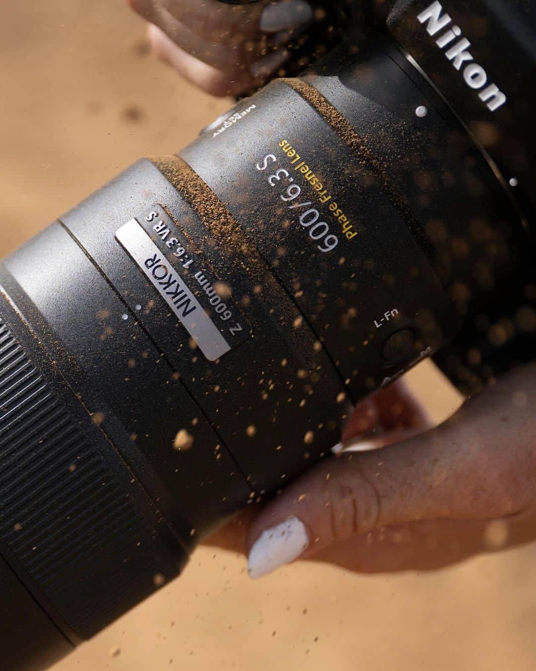 Nikon Australiaさんのインスタグラム写真 - (Nikon AustraliaInstagram)「Go the distance with our latest super-telephoto lens: NIKKOR Z 600mm f/6.3 VR S. Available now!  Mighty small and mighty powerful, the NIKKOR Z 600mm f/6.3 VR S stands as the lightest 600mm NIKKOR S lens in its category, thanks to the innovative PF Lens element. Perfect for wildlife or sports moments, this handheld powerhouse is ready for anything, offering up to 6 stops of VR performance* and robust dust & drip resistance.  *Measured in accordance with CIPA standards with VR function set to NORMAL and zoom at the maximum telephoto position.   Discover more and secure your lens today at the link in our bio. 🔗☝️  #Nikon #NikonAustralia #MyNikonLife #NikonCreators #NIKKOR #600mm #ZSeries #SuperTelephoto #BirdPhotography」10月26日 7時17分 - nikonaustralia