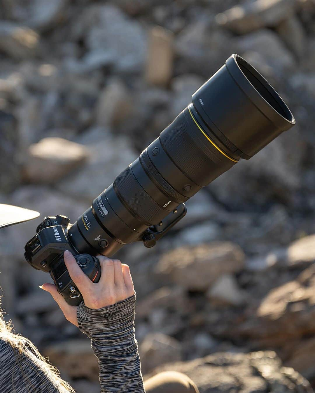 Nikon Australiaのインスタグラム：「Go the distance with our latest super-telephoto lens: NIKKOR Z 600mm f/6.3 VR S. Available now!  Mighty small and mighty powerful, the NIKKOR Z 600mm f/6.3 VR S stands as the lightest 600mm NIKKOR S lens in its category, thanks to the innovative PF Lens element. Perfect for wildlife or sports moments, this handheld powerhouse is ready for anything, offering up to 6 stops of VR performance* and robust dust & drip resistance.  *Measured in accordance with CIPA standards with VR function set to NORMAL and zoom at the maximum telephoto position.   Discover more and secure your lens today at the link in our bio. 🔗☝️  #Nikon #NikonAustralia #MyNikonLife #NikonCreators #NIKKOR #600mm #ZSeries #SuperTelephoto #BirdPhotography」