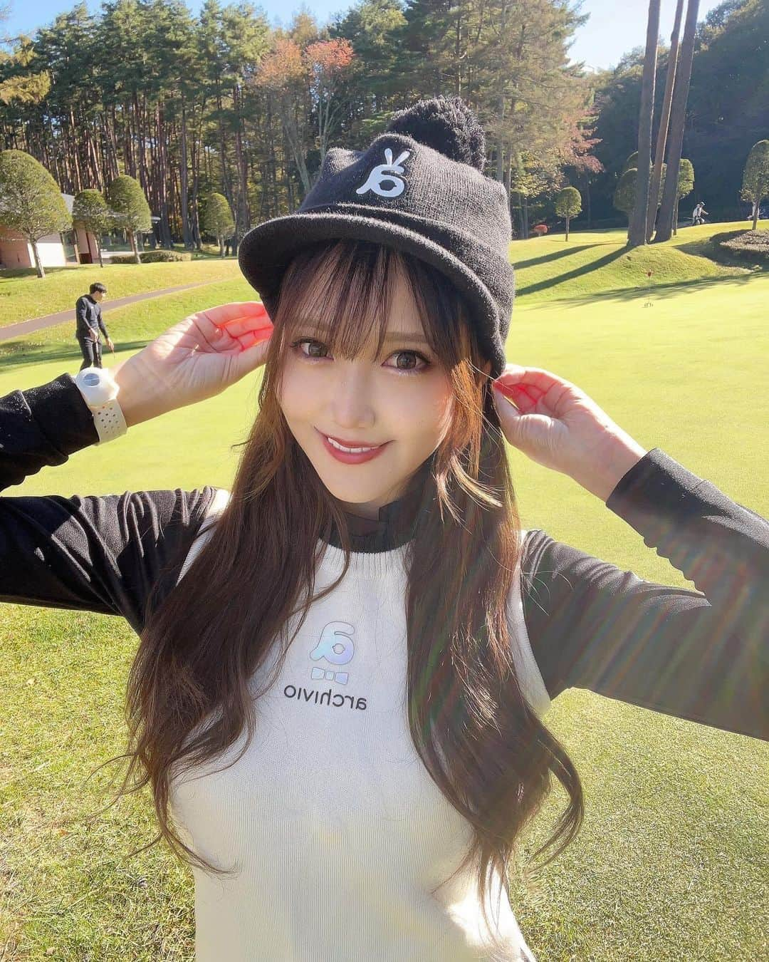 今井みどりさんのインスタグラム写真 - (今井みどりInstagram)「おはよ！ gtbカップ10月大会⛳️♡  ボロボロすぎたけど 気持ちいい秋晴れの中ゴルフできて富士山もみえて最高でしたーっ✨✨✨ ご参加いただいたみなさまありがとうございました😊  ボールは【XXIOリバウンドドライブボール】飲み物は「CBDX」 で頑張りましたʕ·͡·̫͖🥤  #鳴沢ゴルフ倶楽部 #ゴルフ女子 #archivio#アルチビオ#アルチビオコーデ #cbd #cbdx #ゼクシオ #ゼクシオリバウンドドライブ #ゼクシオALLOK#pr」10月26日 7時30分 - imaimidori