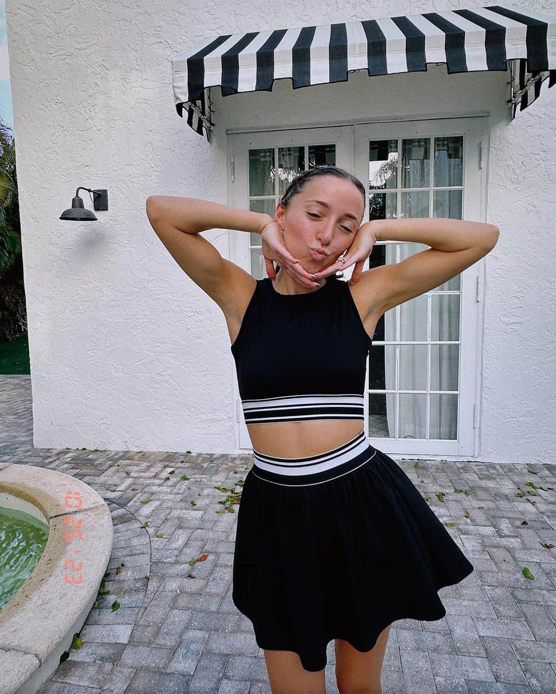 Brooklyn and Baileyのインスタグラム：「Don’t mind me I’ll just be frolicking in this villa all day long」