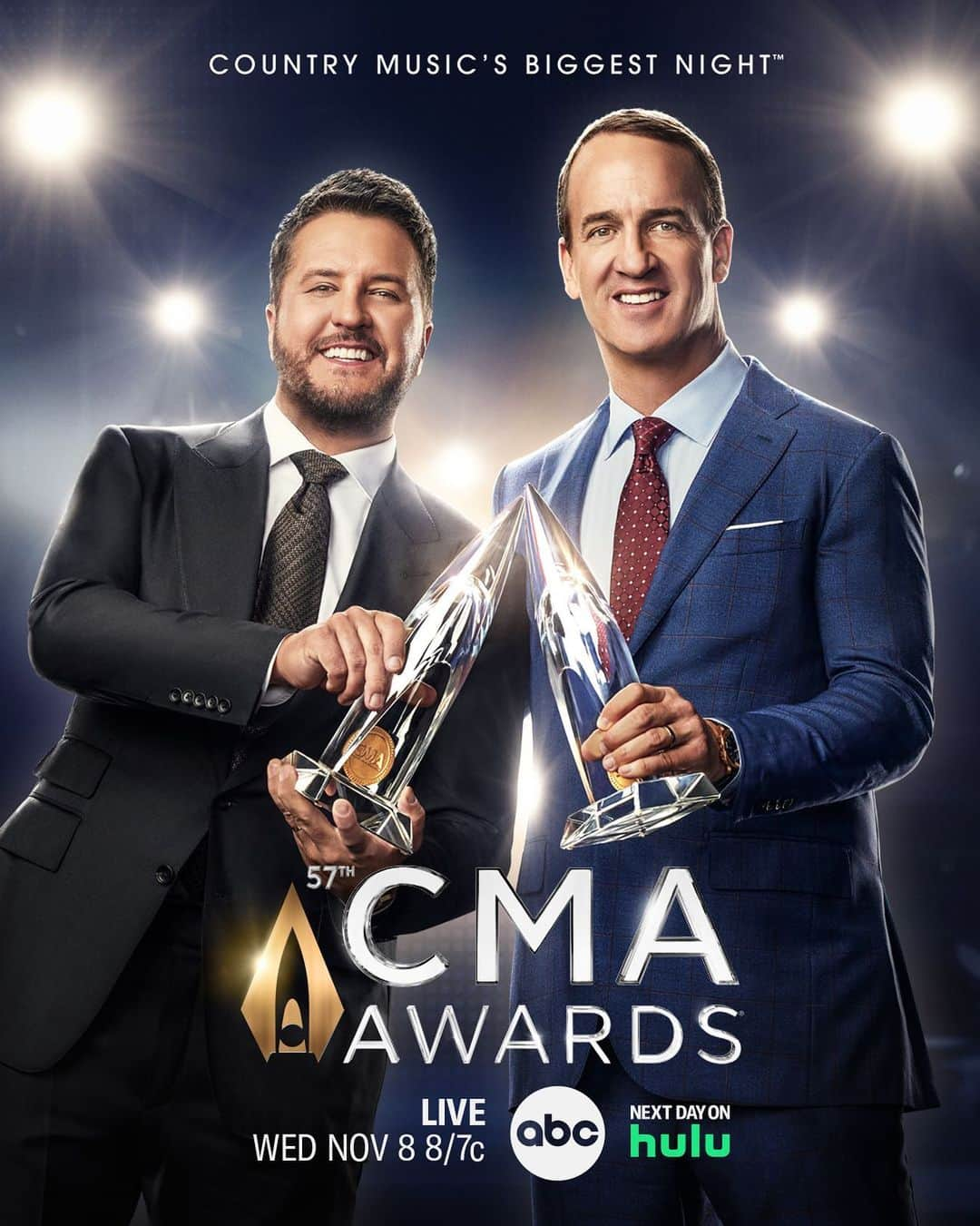 アメリカン・ブロードキャスティング・カンパニーのインスタグラム：「The dynamic duo is BACK! Join hosts @lukebryan and @peytonmanning for the 2023 #CMAawards 🤠 Tune in Wednesday Nov 8 at 8/7c on ABC and Stream on Hulu!」