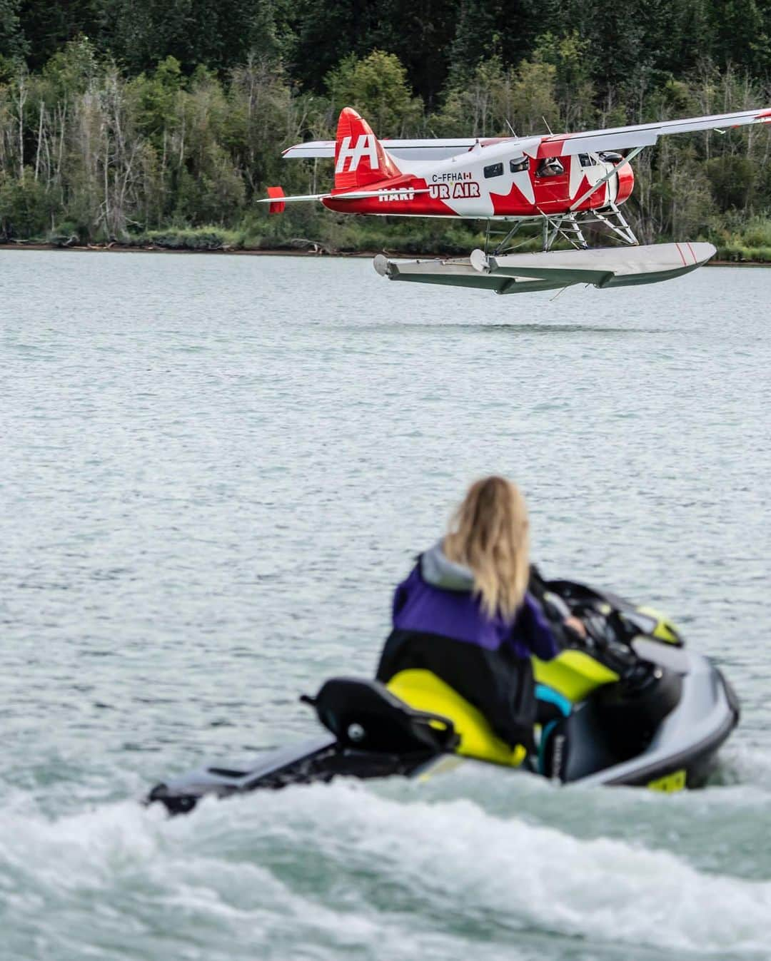 ジェイミー・アンダーソンさんのインスタグラム写真 - (ジェイミー・アンダーソンInstagram)「Seadoo appreciation post! 🙏   Our crew always has a good time on the water with these units! Even when it gets a bit cold 😘   #seadoolife @seadoo」10月26日 7時55分 - jamieanderson