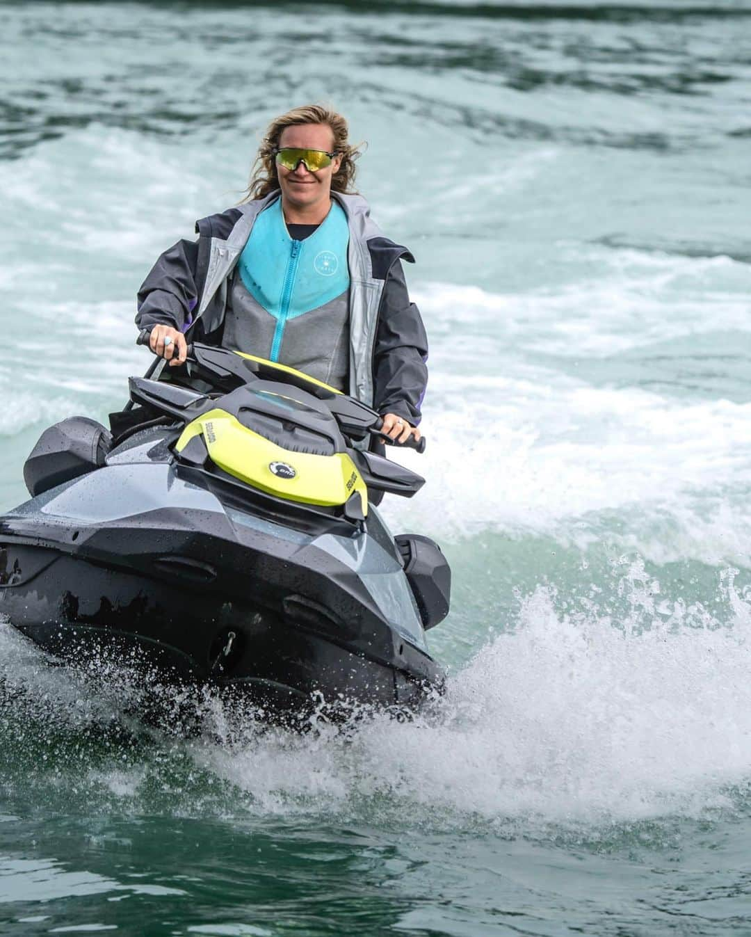 ジェイミー・アンダーソンさんのインスタグラム写真 - (ジェイミー・アンダーソンInstagram)「Seadoo appreciation post! 🙏   Our crew always has a good time on the water with these units! Even when it gets a bit cold 😘   #seadoolife @seadoo」10月26日 7時55分 - jamieanderson