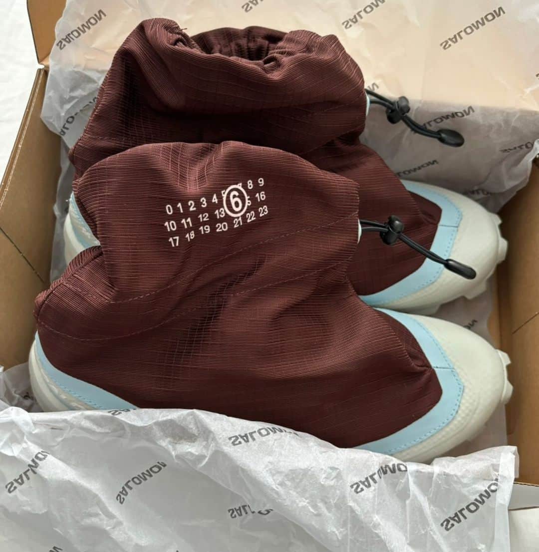 かしめぐのインスタグラム：「めちかわ🥹♡  @salomon  @mm6maisonmargiela」