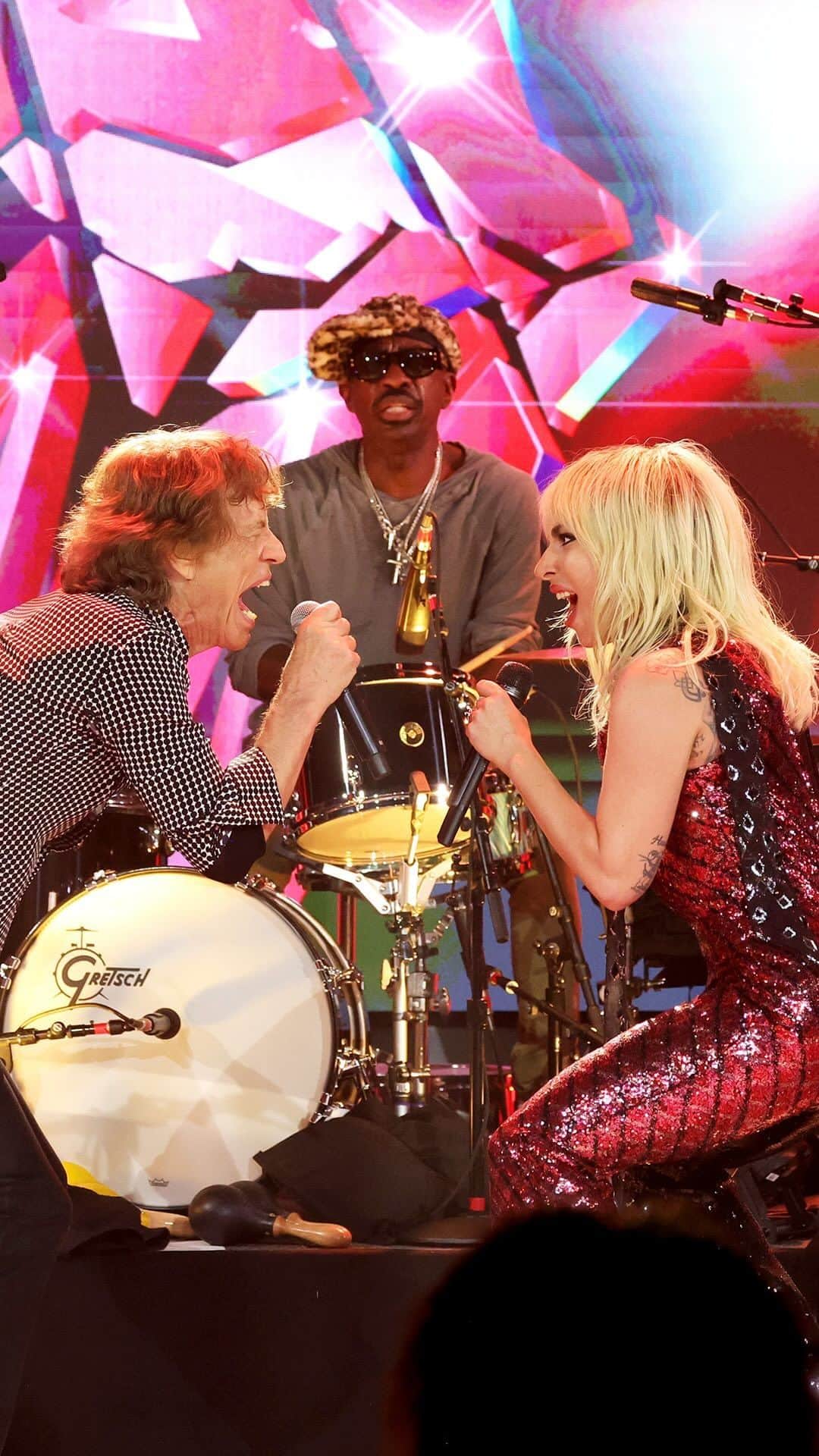 のインスタグラム：「The full performance of Sweet Sounds of Heaven ft @ladygaga is up on Stones YouTube now! Live from Racket NYC..  @officialkeef @ronniewood @mickjagger #TheRollingStones #HackneyDiamonds #LadyGaga」