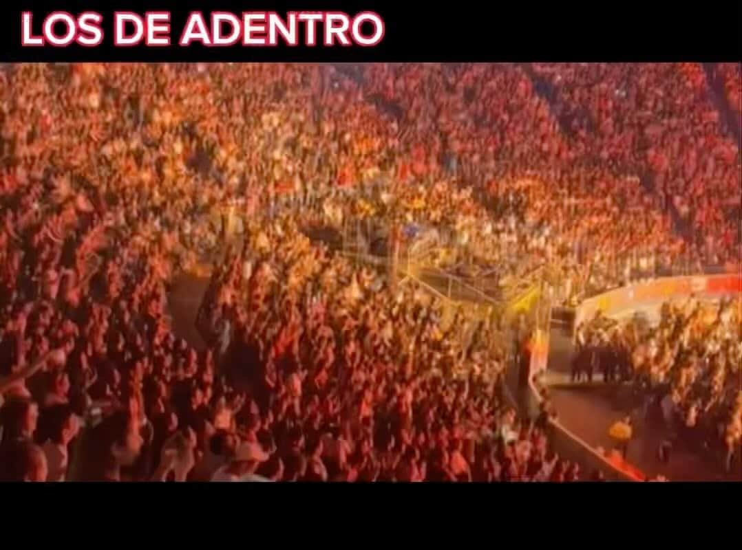 Ha-Ashのインスタグラム：「Una noche espectacular en Guadalajara. #SoldOut 🫶🏻. ¡Woooow!  ¡Gracias a toda la gente de adentro y a los que se quedaron afuera que cantaron a todo pulmón! Se quedaron con un pedazo de nuestro corazón ❤️🫶🏻😍 Los amamos infinitamente. #GiraMiSalidaContigo」
