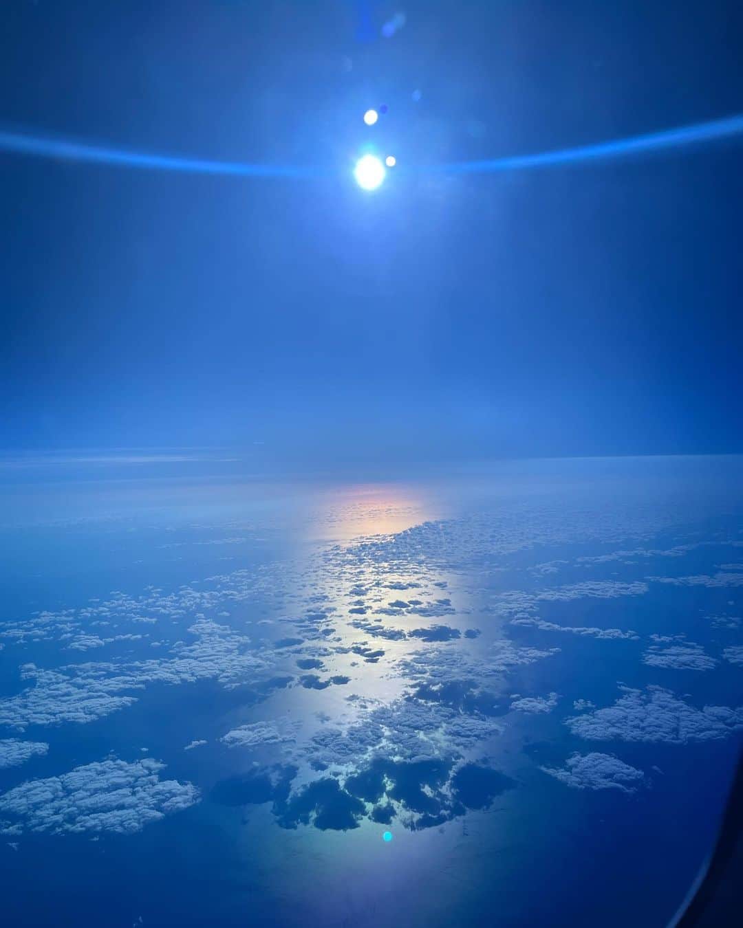 やまだひさしのインスタグラム：「雲海最高！ なのに今日は雨。 散歩コースどうしようかなぁ。。 #やまだひさし #ラジオ #DJ #旅人 #オーストラリア」