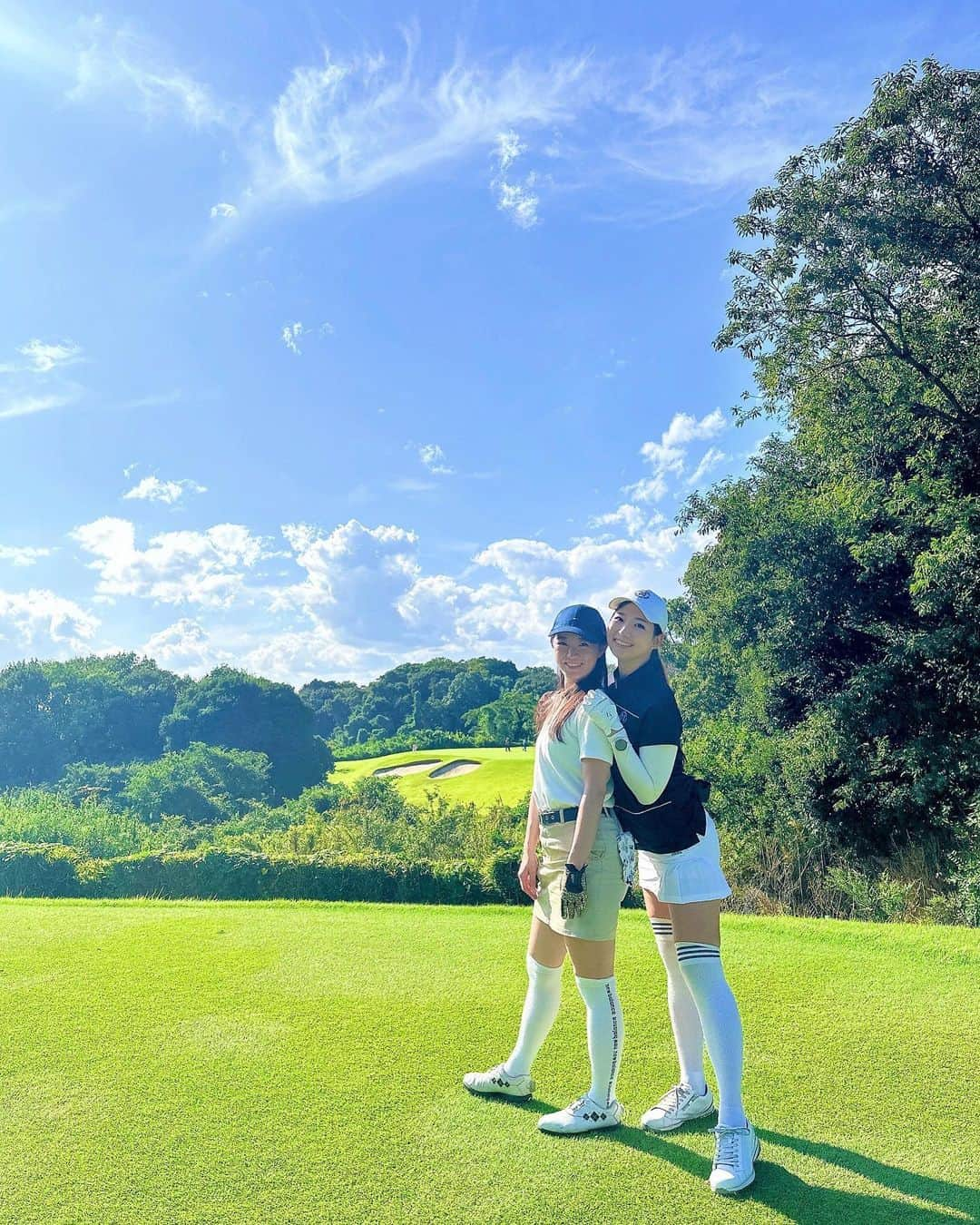 江原詩織さんのインスタグラム写真 - (江原詩織Instagram)「iron shot ⛳️  球が高く上がる様になったので、 打った後に目線を送ってもボールを見つけられず迷子になる最近🐈笑  #ティーショット  #iron #ショートホール #パースリー #美浦ゴルフ倶楽部  #ゴルフ初心者 #ゴルフ部 #ゴルフ上手くなりたい #ゴルフ好きとつながりたい #golfswing #女子ゴルフ #ゴルフ女子 #ゴルフ男子 #ゴルファー #golfrange #golflife #golfer #golf #골프 #กอล์ฟ #高尔夫球 #golfstagram #instagolf」10月26日 8時45分 - shiori__golf